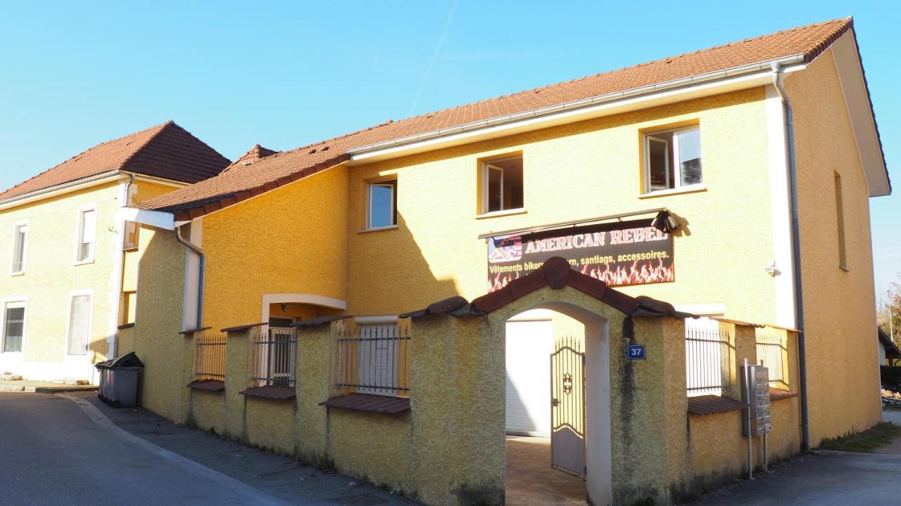 Le Logis De La Garenne Hotell Morestel Eksteriør bilde
